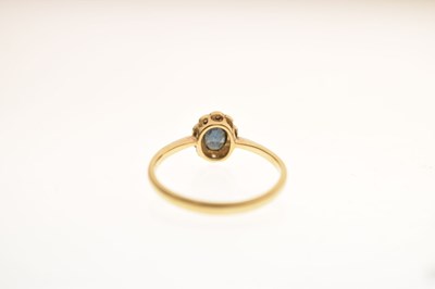 Lot 27 - Early 20th century sapphire and diamond cluster ring