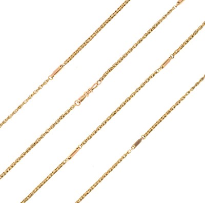 Lot 72 - Long chain