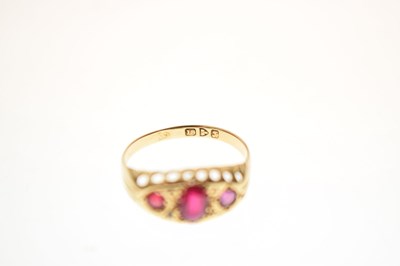 Lot 25 - Antique 18ct gold gem set dress ring (a/f)
