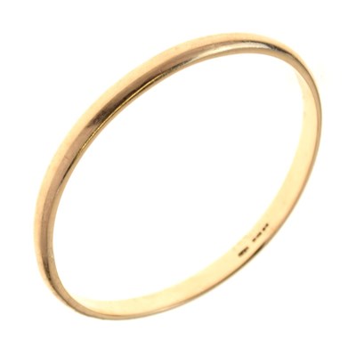 Lot 109 - 9ct gold bangle