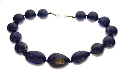 Lot 58 - Necklace set lapis-coloured hardstones