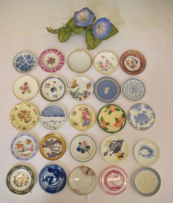 Lot 533 - Franklin Mint - Twenty five plates, etc