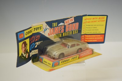 Lot 362 - Corgi - Carded James Bond 007 diecast model Aston Martin DB5, '270'