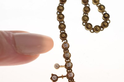 Lot 39 - Late Victorian seed pearl yellow metal pendant necklace
