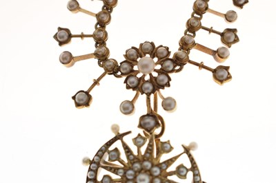 Lot 39 - Late Victorian seed pearl yellow metal pendant necklace