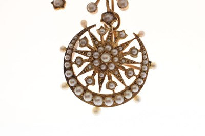 Lot 39 - Late Victorian seed pearl yellow metal pendant necklace