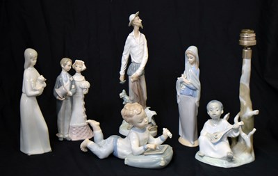 Lot 539 - Lladro - Four porcelain figures, etc