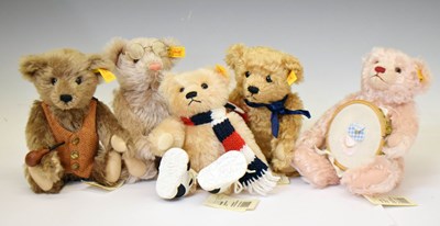 Lot 402 - Steiff - Group of five bears