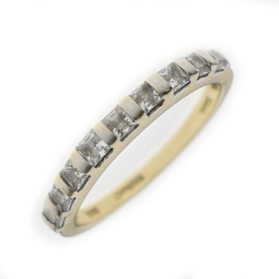 Lot 27 - Cubic zirconia 14ct gold dress ring