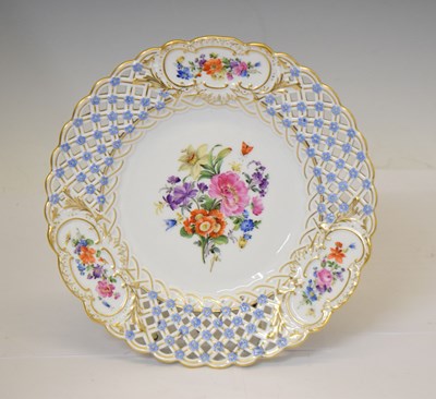 Lot 534 - Meissen porcelain plate