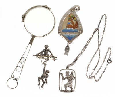 Lot 48 - Small group of silver jewellery, comprising an early 20th century double monkey bar brooch, etc