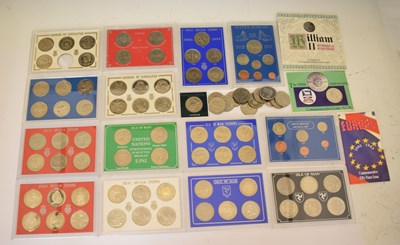 Lot 208 - Collection of GB and World Crowns, etc