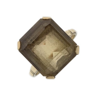 Lot 24 - Smokey quartz 9ct gold ring