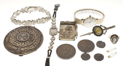 Lot 228 - Lady's 1960s white metal and niello compact