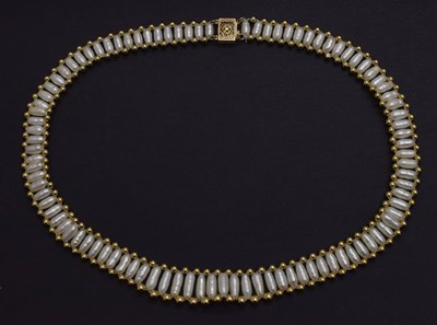 Lot 58 - Freshwater pearl necklace