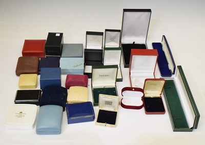 Lot 100 - Collection of twenty-seven jewellery boxes
