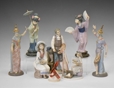 Lot 541 - Lladro - Group of figures