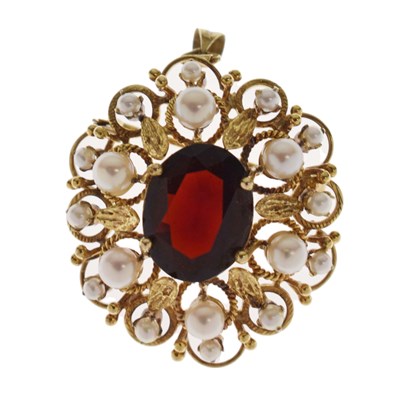 Lot 165 - Garnet and pearl yellow metal pendant brooch