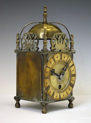 Lot 726 - Reproduction brass lantern style clock