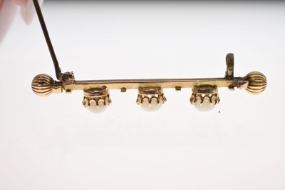 Lot 49 - Late 19th/early 20th century opal unmarked yellow metal bar brooch