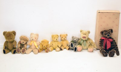 Lot 394 - Collection of teddy bears
