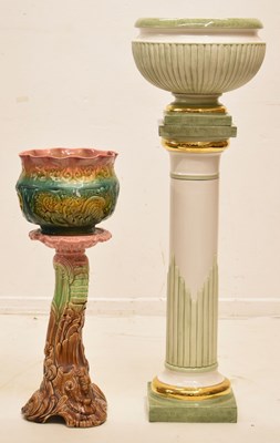 Lot 531 - Early 20th century foliate moulded majolica jardinière, etc