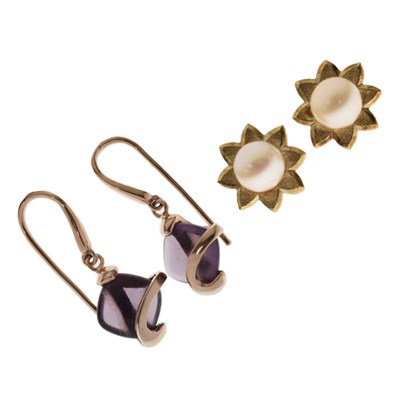 Lot 75 - Amethyst rose metal drop earrings, and a pair of cultured pearl yellow metal studs