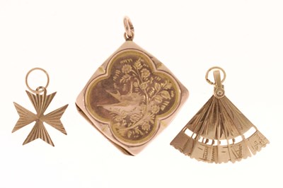 Lot 55 - Aesthetic movement square-shaped 9ct gold locket, a Maltese cross, and a fan-shaped pendant
