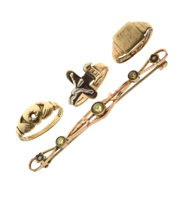 Lot 39 - Small group of 9ct gold jewellery