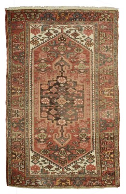 Lot 577 - Middle Eastern Hamadan wool prayer rug
