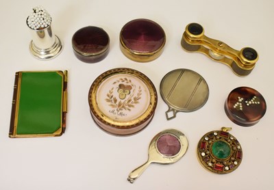 Lot 332 - Group of circular boxes and other small objects of vertu
