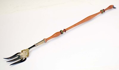 Lot 255 - Edward VII silver toasting fork with turned wooden handle