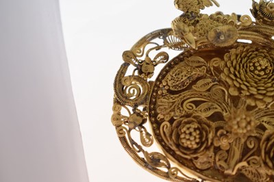 Lot 32 - 19th century East Asian yellow metal filigree brooch