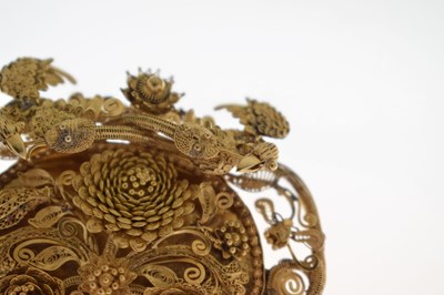 Lot 32 - 19th century East Asian yellow metal filigree brooch