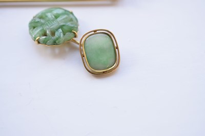 Lot 31 - Yellow metal and jade bar brooch, pair of K18 cufflinks