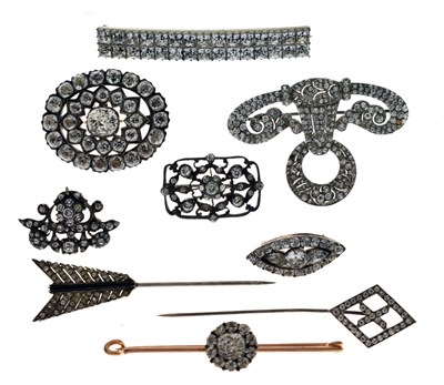 Lot 105 - Collection of antique paste brooches