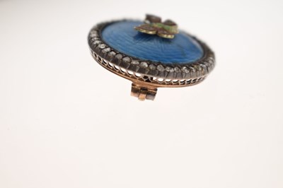 Lot 48 - Late 19th/early 20th century diamond enamelled brooch
