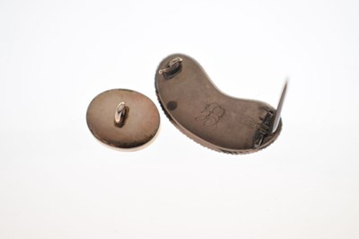 Lot 42 - Group of 19th century and later mourning brooches