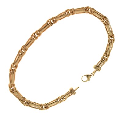 Lot 210 - Yellow metal fancy link bracelet