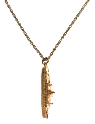 Lot 178 - 9ct gold cast pendant modelled as the ship 'SS Oriana'