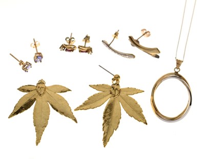 Lot 231 - Collection of gold and yellow metal jewellery comprising a pair of diamond set 9ct gold earrings, etc