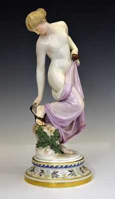 Lot 336 - Early 20th century Meissen figure 'After the Bath'