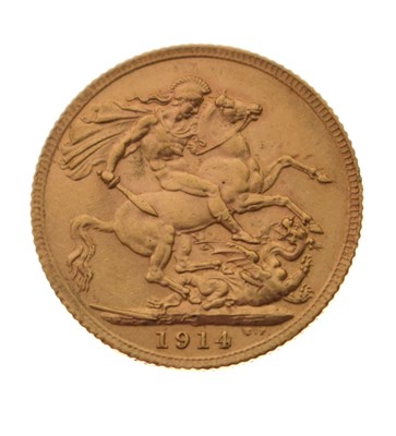 Lot 300 - George V gold sovereign, 1914