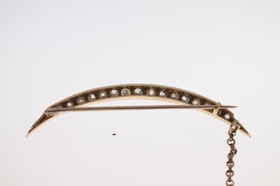 Lot 45 - Victorian/Edwardian diamond set crescent brooch