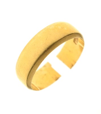 Lot 139 - Victorian 22ct yellow gold wedding band