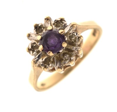 Lot 125 - Amethyst cluster 9ct gold ring