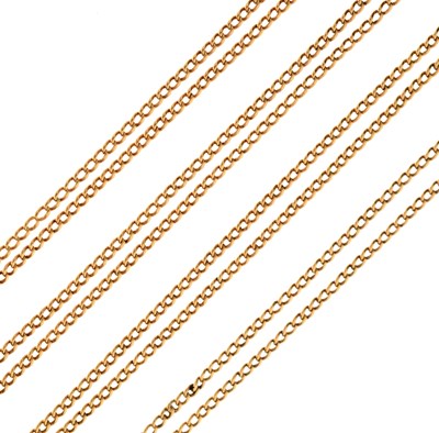 Lot 66 - Yellow metal (10ct) curb link longguard or muff chain