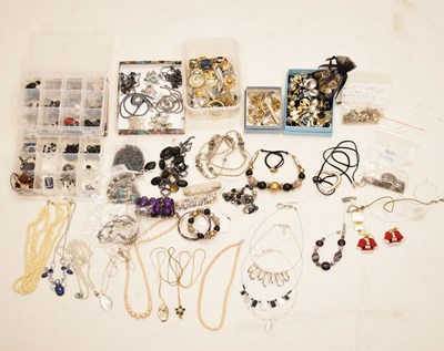 Lot 232 - Collection of costume jewellery to include Murano glass pendant, Caithness millefleur silver ring, etc