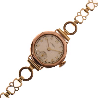 Lot 242 - Avia - Lady's 9ct gold cased bracelet watch