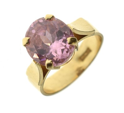 Lot 123 - Pink stone yellow metal ring, with Egyptian gold hallmarks